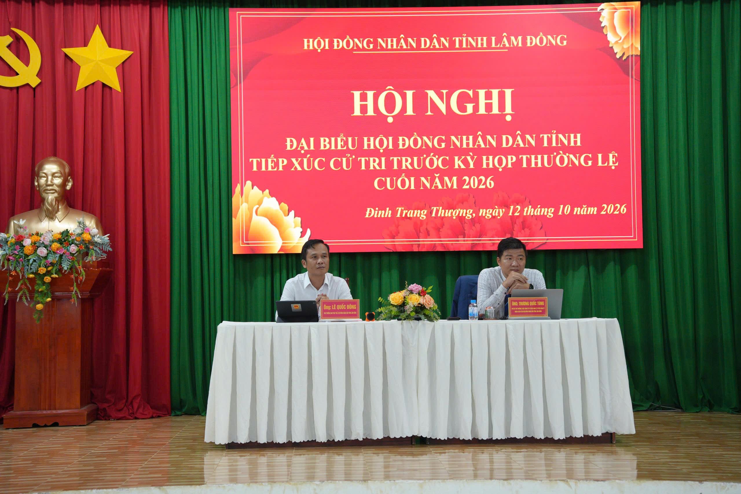 Đại biểu Hội đồng nhân dân tỉnh Lâm Đồng tiếp xúc cử tri tại xã Đinh Trang Thượng.